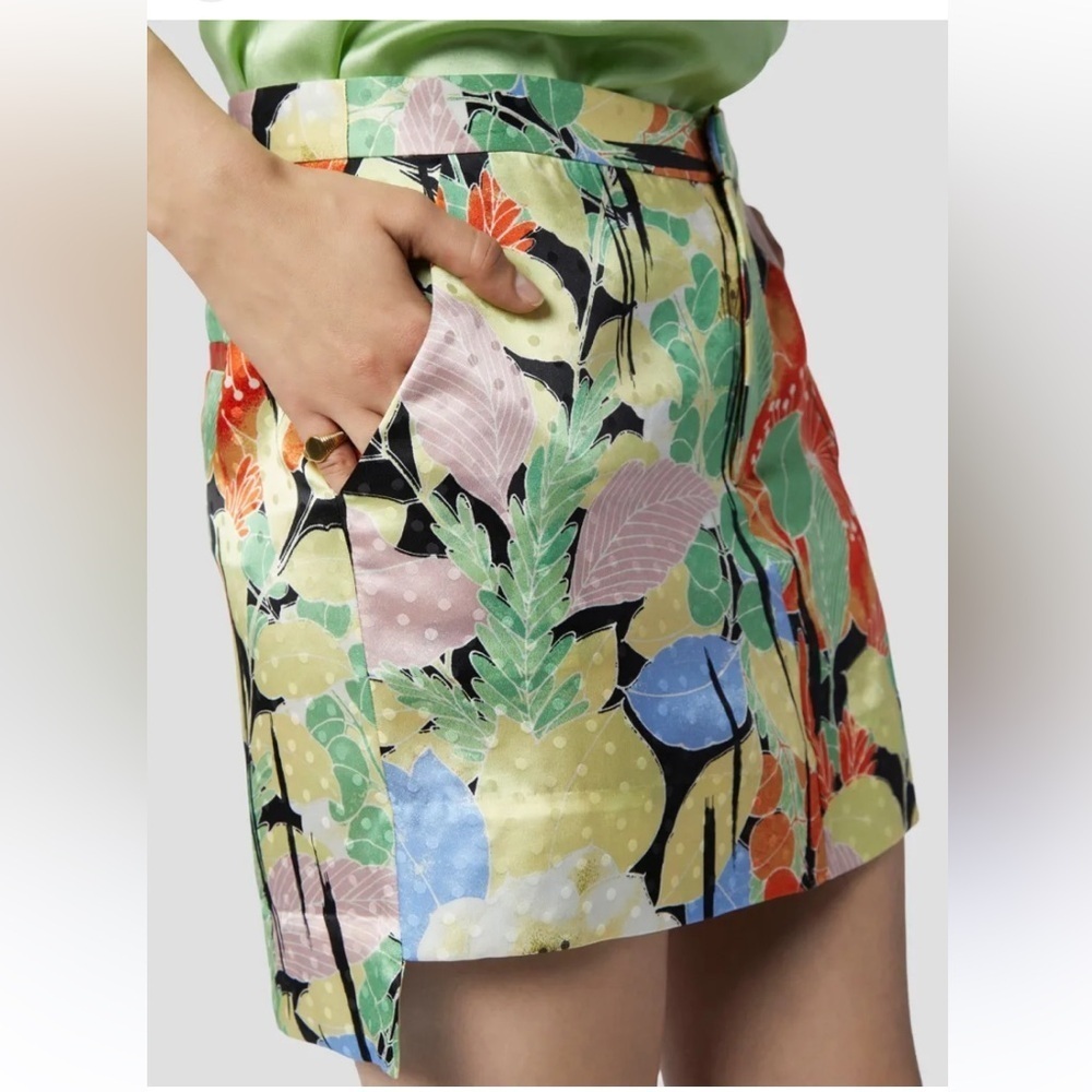 Equipment Sabelia Dress Skirt in True Black Multi (floral/tropical). Silk. Sz 8